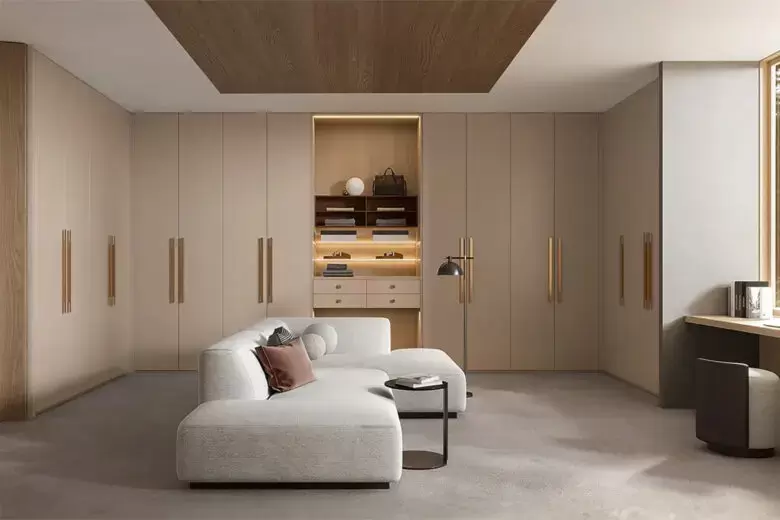 Minimalist Wardrobe Essentials: Building a Capsule Closet